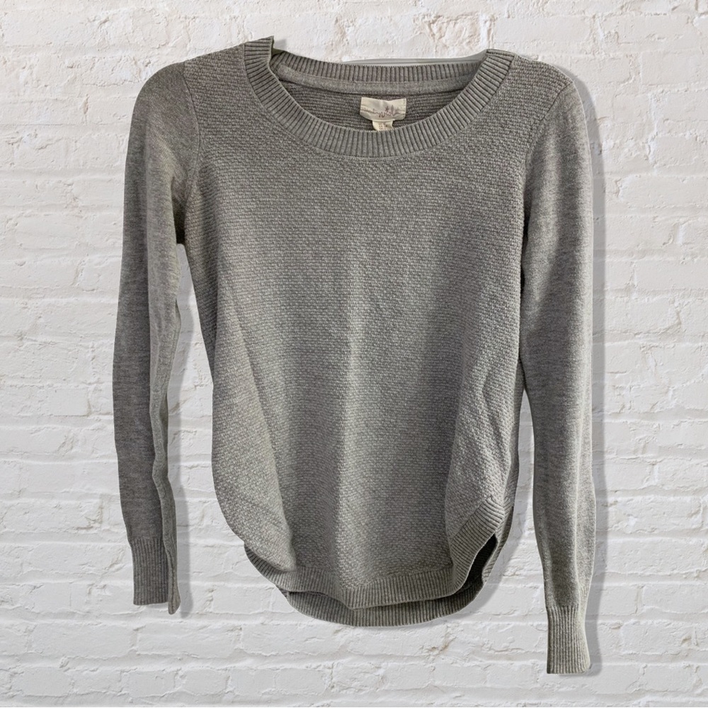 SHRINKING VIOLET • Grey Pullover Sweater